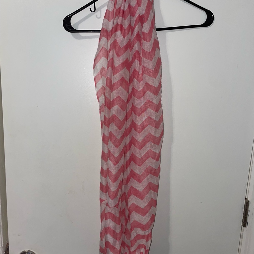 PINK AND WHITE SCARF